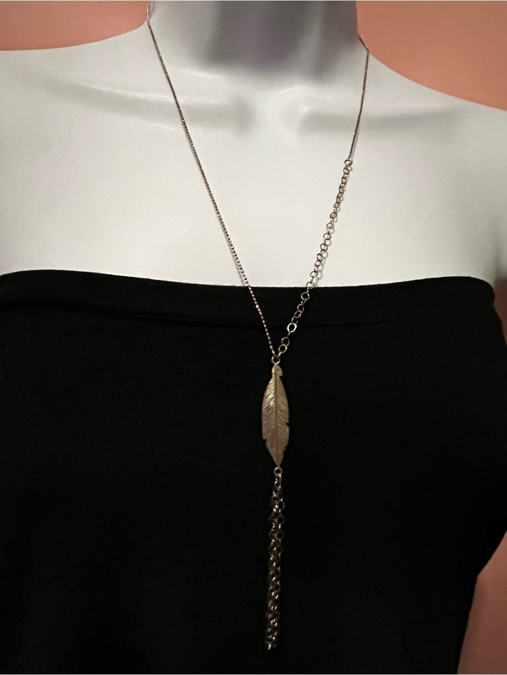 Feather Pendant Lariat Necklace - Gold Tone